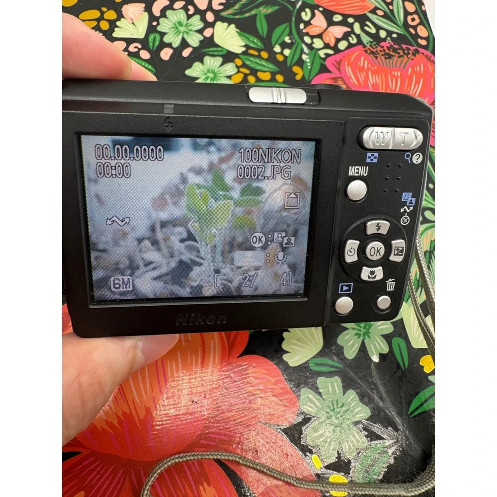 Nikon Coolpix L1 Digital Camera Black 6.2MP 5x Optical Zoom Point and Shoot